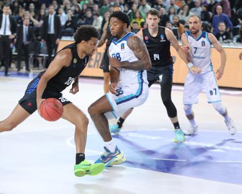 Attacco in transizione per squadra senior