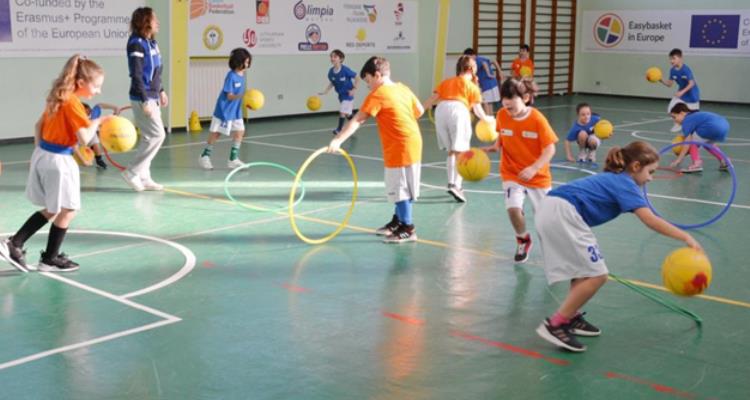EASYBASKET in Europe, per tutti i bambini, a scuola e in palestra.