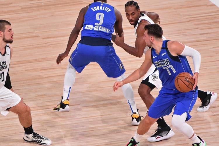 Attacco alla difesa di contenimento sul pick & roll