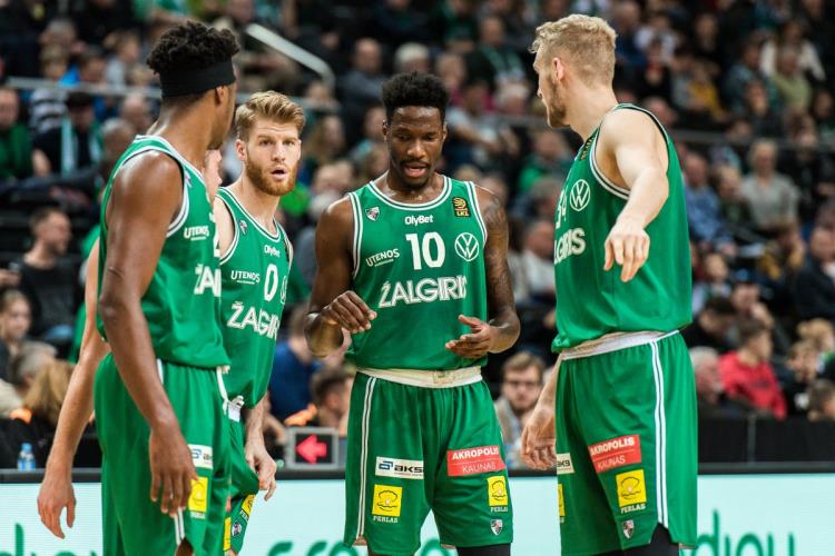 La rimessa dal fondo dello Zalgiris Kaunas