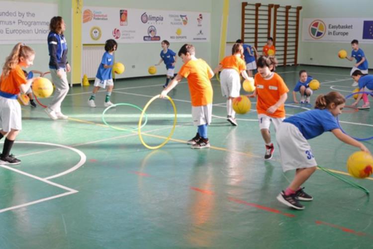 EASYBASKET in Europe, per tutti i bambini, a scuola e in palestra.