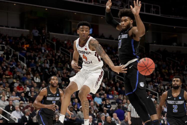 Mantenere il vantaggio nel pick & roll usando il passaggio