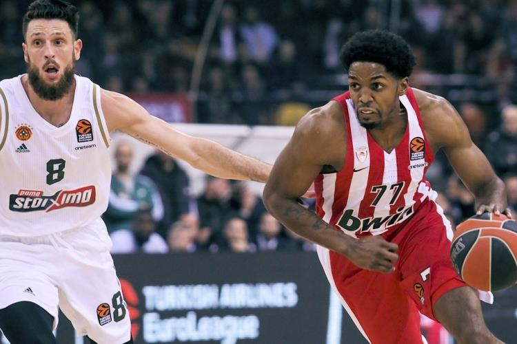 Attaccare i cambi difensivi usando l'alto-basso